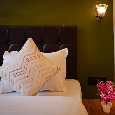 Tripli Hotels Silver Shine Varanasi Eksteriør bilde