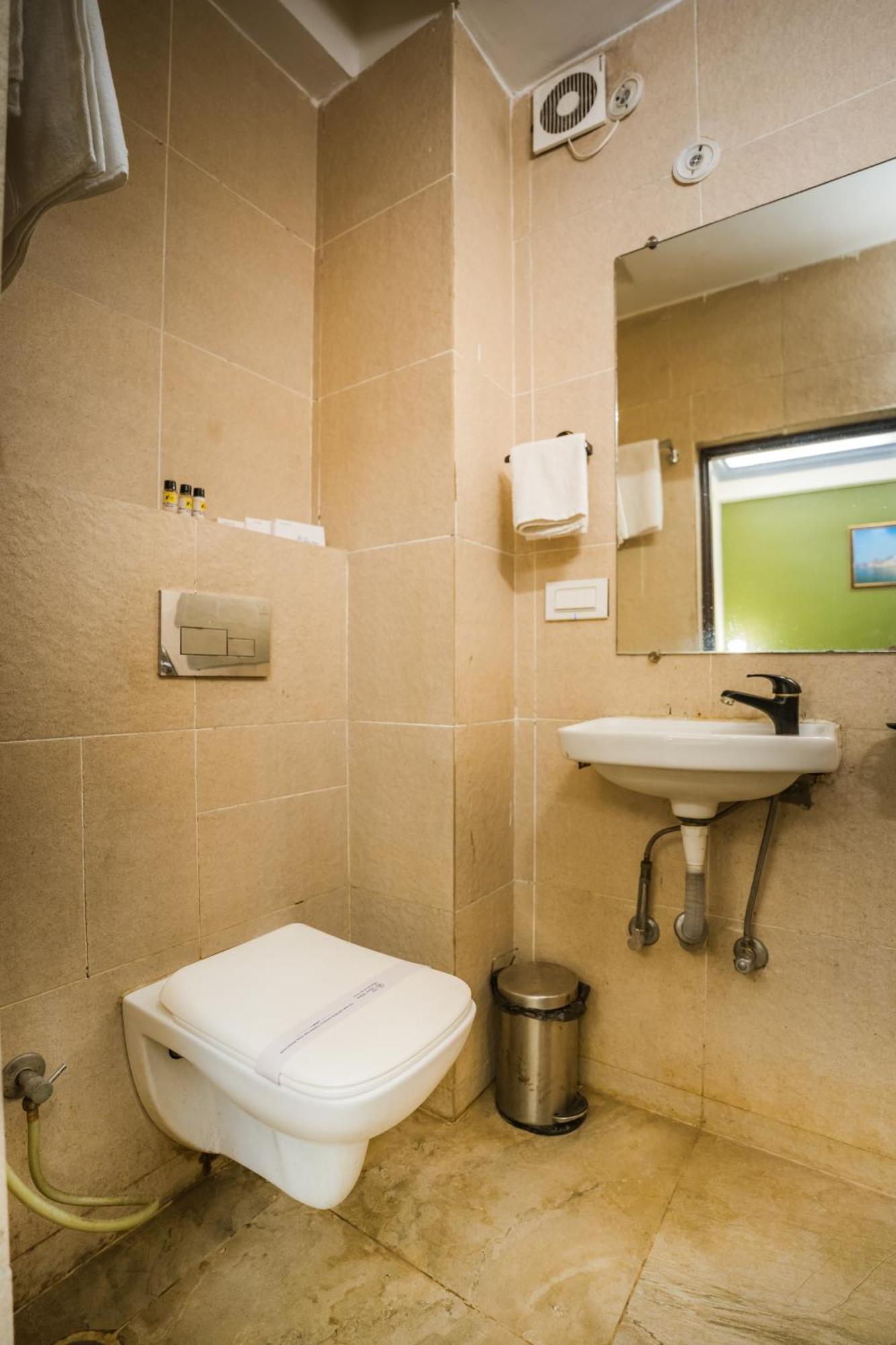Tripli Hotels Silver Shine Varanasi Eksteriør bilde
