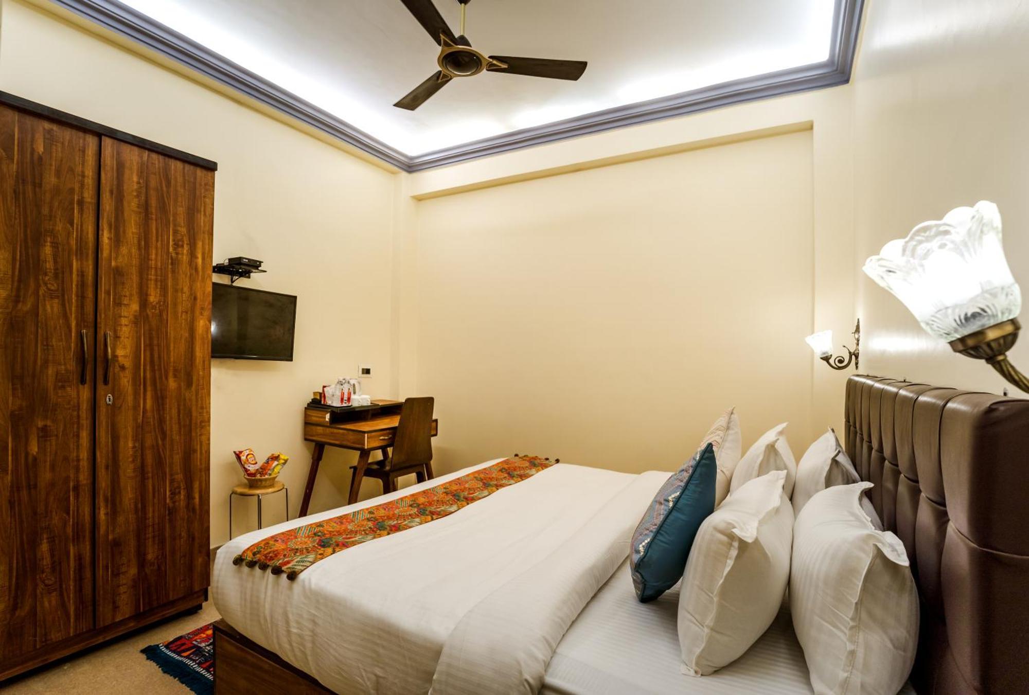 Tripli Hotels Silver Shine Varanasi Eksteriør bilde
