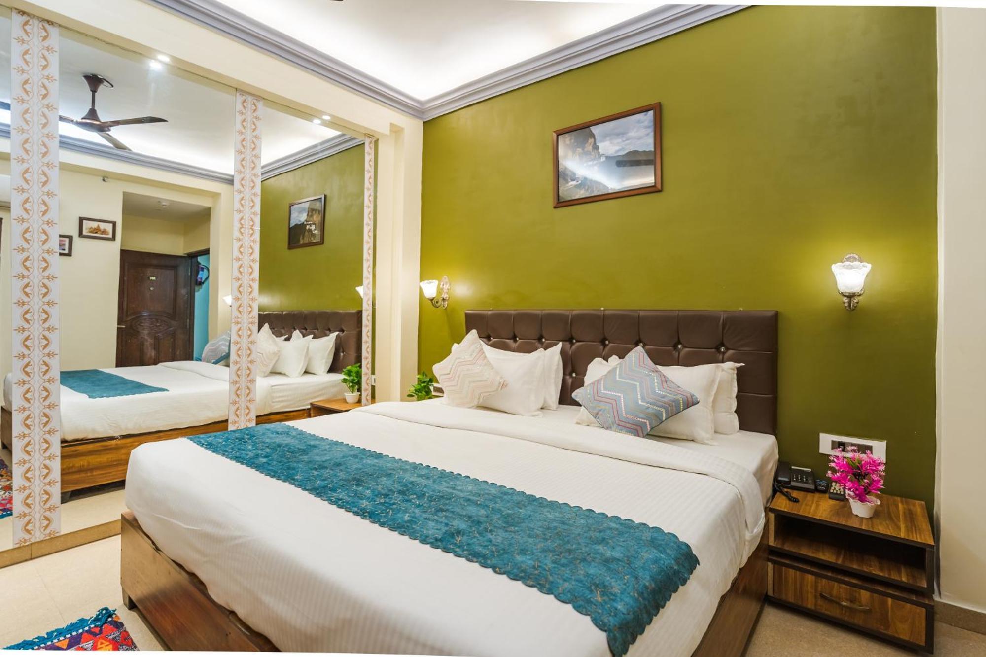 Tripli Hotels Silver Shine Varanasi Eksteriør bilde