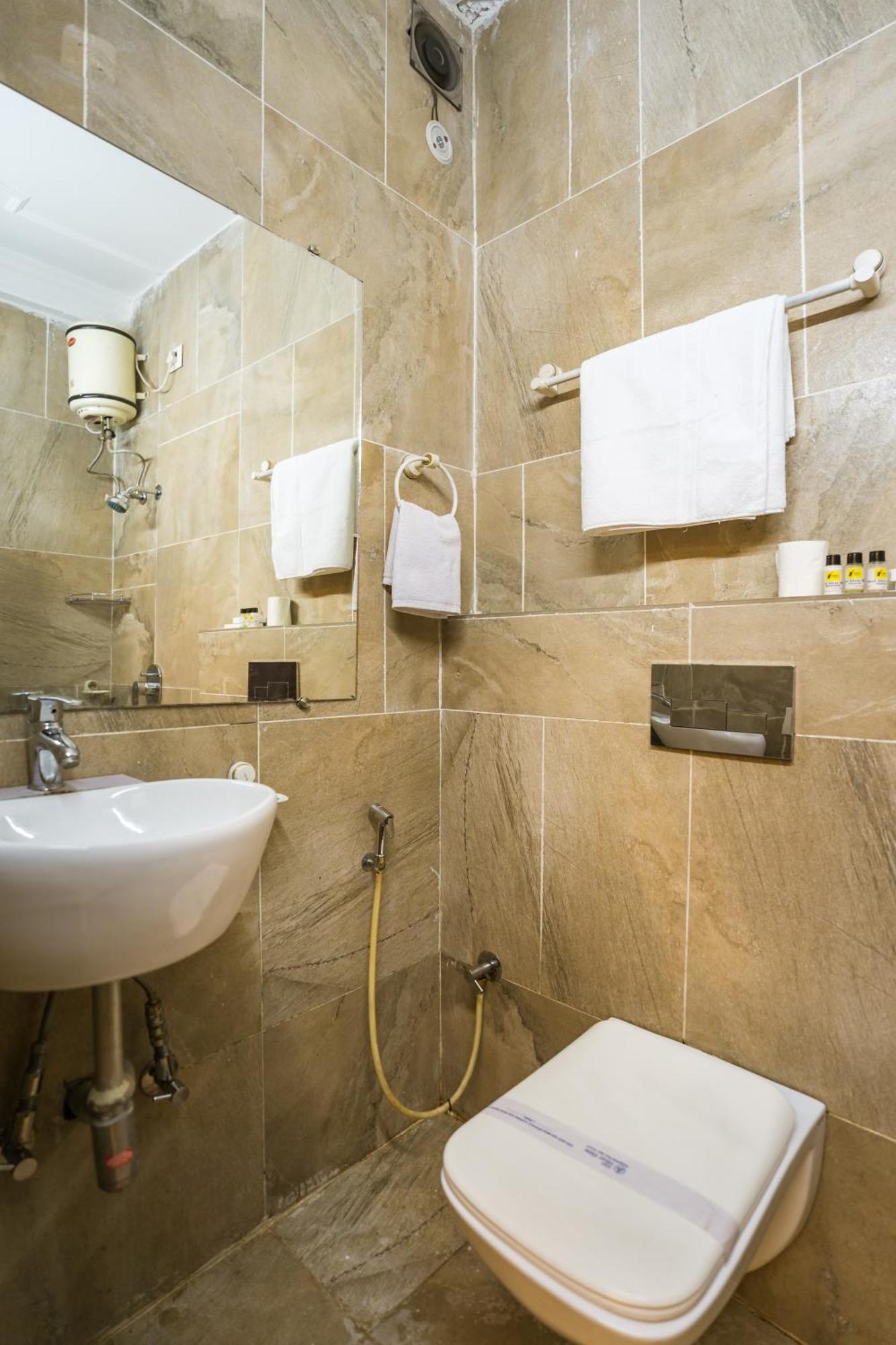 Tripli Hotels Silver Shine Varanasi Eksteriør bilde