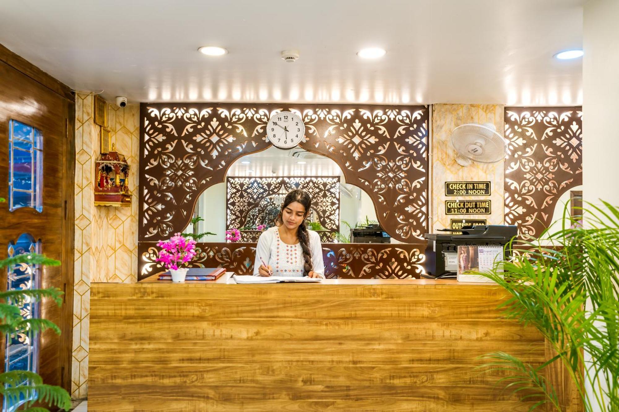 Tripli Hotels Silver Shine Varanasi Eksteriør bilde
