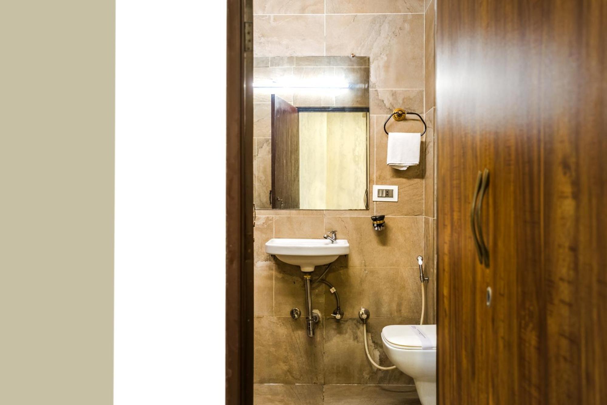 Tripli Hotels Silver Shine Varanasi Eksteriør bilde
