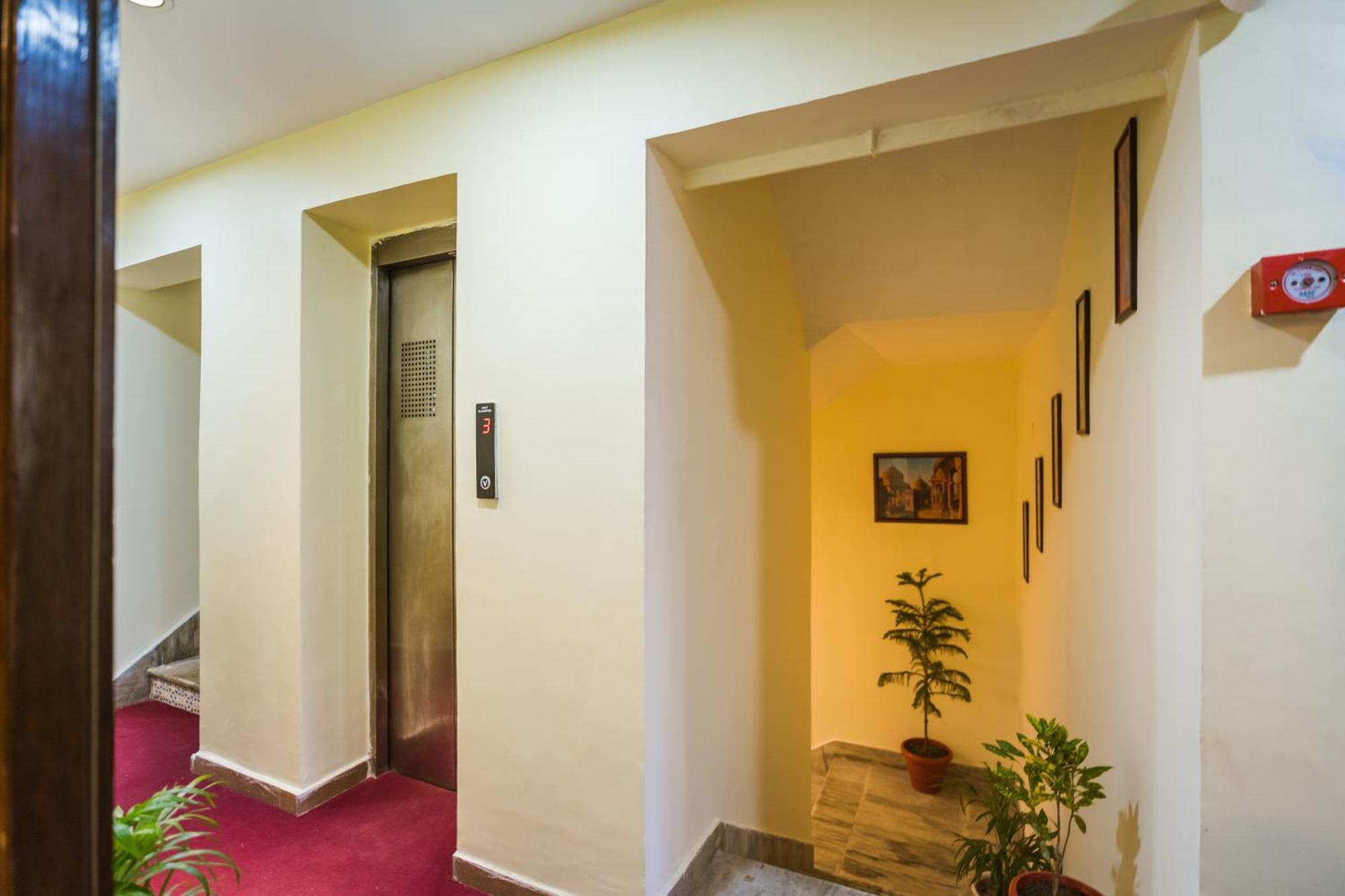 Tripli Hotels Silver Shine Varanasi Eksteriør bilde