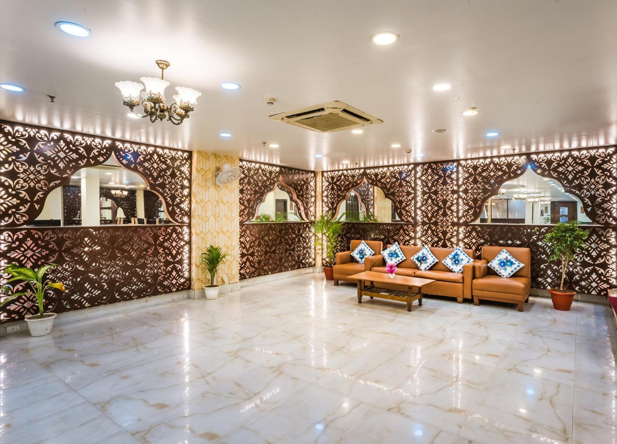 Tripli Hotels Silver Shine Varanasi Eksteriør bilde